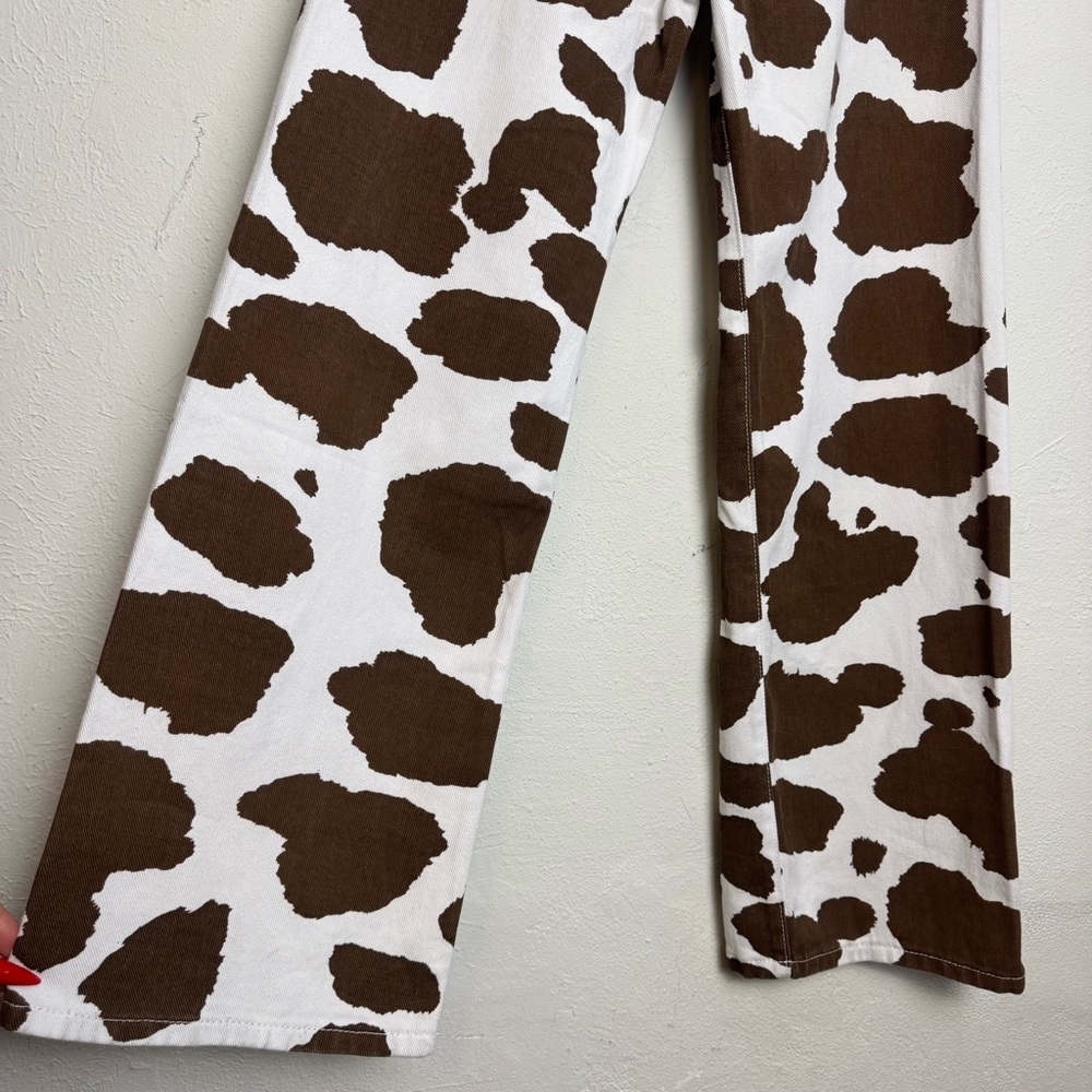 Cow Print High Rise Wide‎ Leg Denim Jeans - Picture 3 of 8